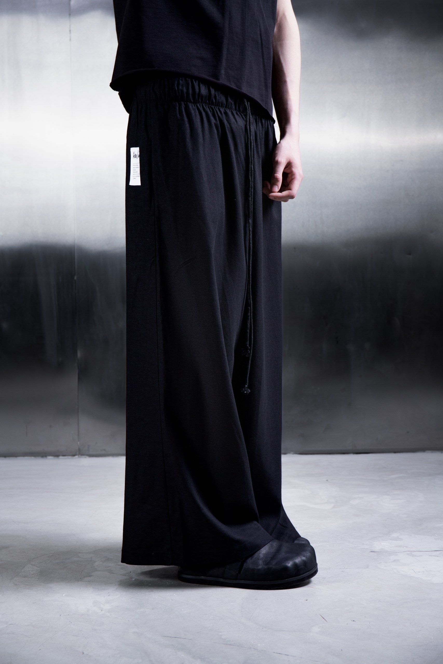 BASE linen pants black
